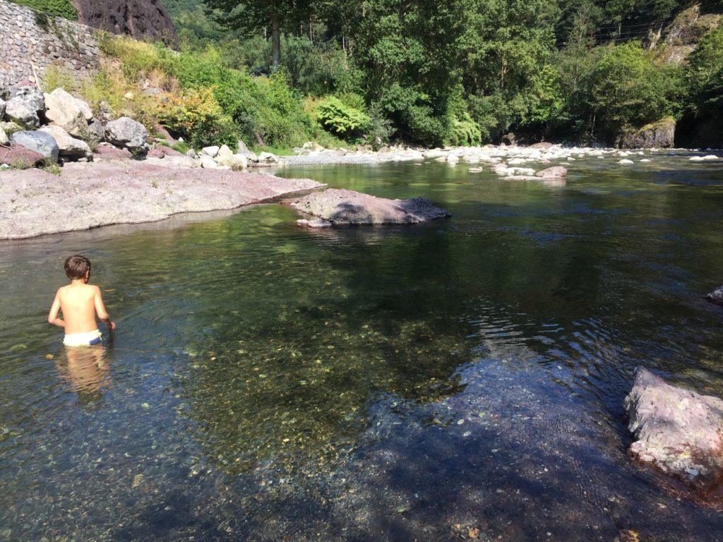 Baignade dans la Neste